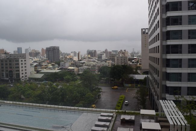 あいにくの天気なのでチェックアウトまでなんとなく<br />ホテルで過ごすことに。