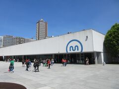 ちなみに今日の宿は、地下鉄のトリンダーデ駅のすぐ近く。
ポルト空港まで乗り換えなしで行けるという立地です。