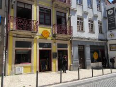 ポルト1発目の食事は、B級グルメに行ってみます。

「Conga」
ポルトでも特に有名なレストランのようです。