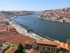 南岸から見るドウロ川。
リスボンに負けず劣らずの、素晴らしい眺めです。
