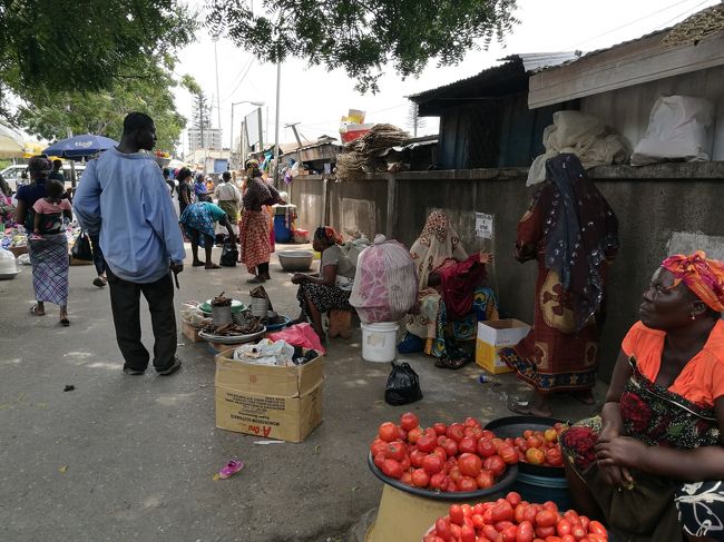 マーケットの写真をいっぱい撮っていますが、確かこの写真で"Stop it!!"と怒られた…。ごめんなさい。。。<br />気を付けましょう…。