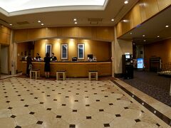 【センチュリーロイヤルホテル】

東京の帝国ホテル…いや、それは言い過ぎか…地方のゴージャスな温泉旅館をイメージして頂ければ…
