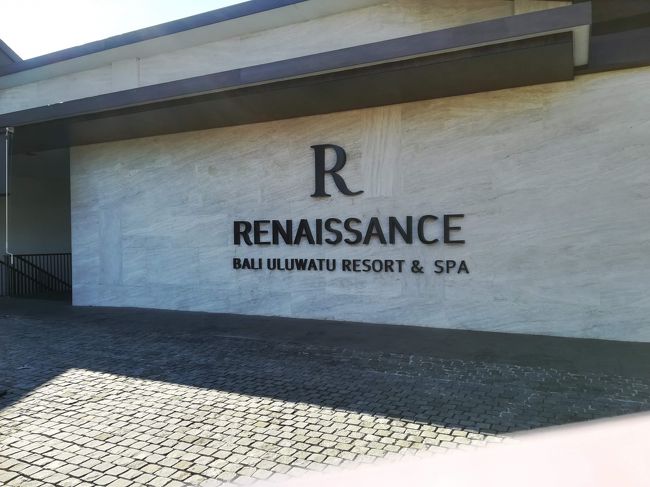 ラグーナシェラトンからタクシーで移動。<br />って、私だけだけど（＾＾；）<br />主人はレンタルバイクで後ろを付いてくる（笑）<br /><br />でかでかとルネッサンス！！<br />初めてのルネッサンスだから楽しみだ（＾＾）