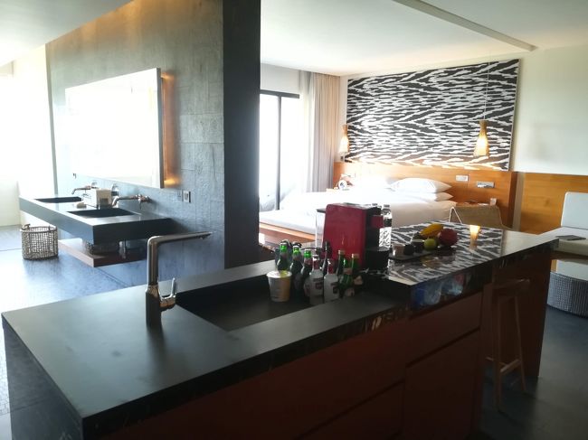 逆側から写しました。<br /><br />あっ、流しに出ているお飲み物、すみません、冷蔵庫に入っているの出しちゃいました。