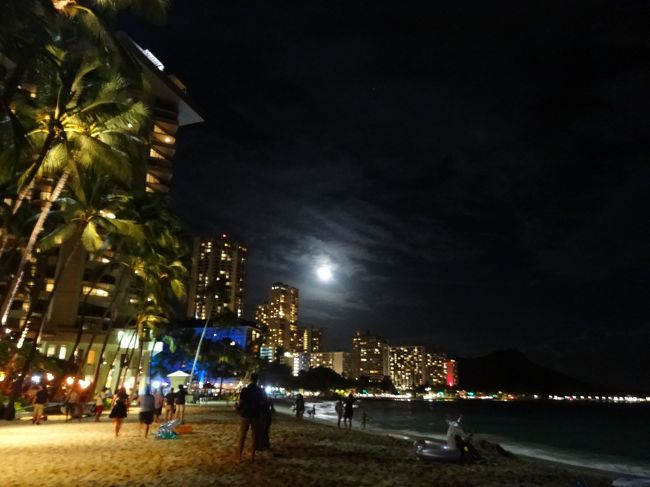 お月様。明日も晴れますように。