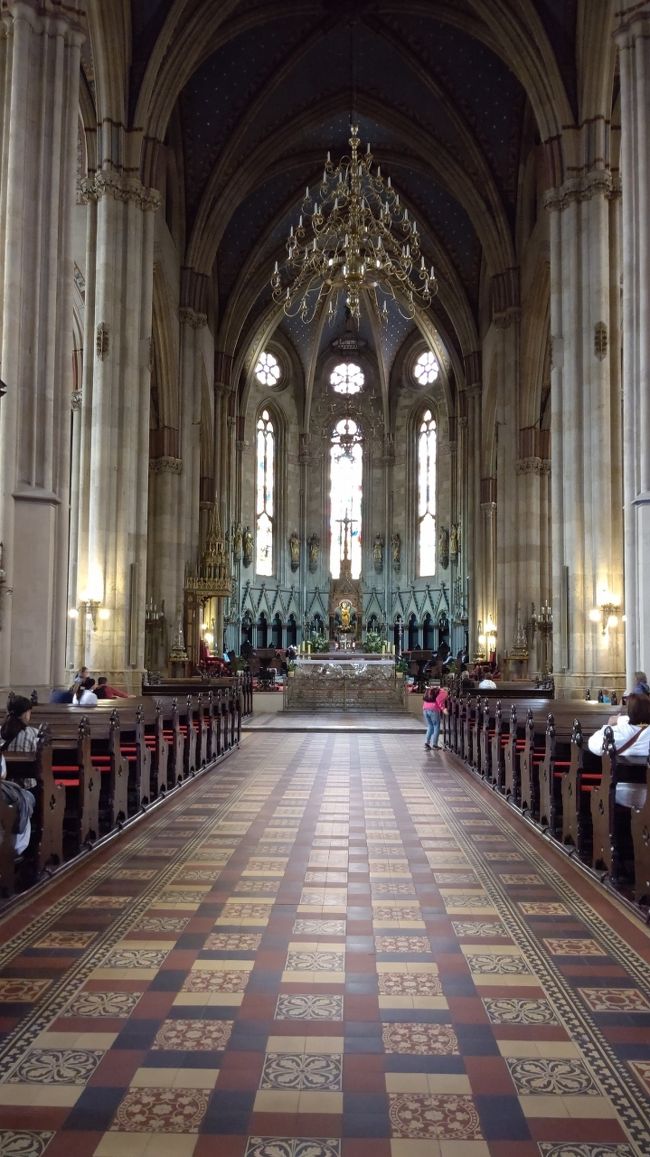 荘厳な雰囲気を味わえます。