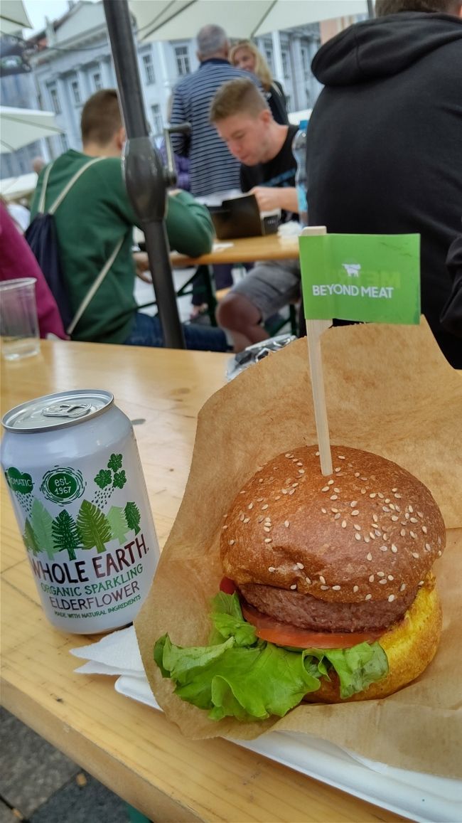 Beyond meatをまだ食べたことがなかったので挑戦してみました。野菜でできた肉だったと思いますが、肉とは違う食べ物という印象です。ザグレブで食べなくてもよかったかな。