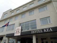 本日のホテルはアークレイリ教会のすぐ横にあるケア バイ ケアホテルズです。

＜ホテル予約情報＞
ホテル ケア バイ ケアホテルズ（Hotel Kea by Keahotels）
　ダブルまたはツインルーム（禁煙）、2bedsリクエスト、
　朝食込、駐車場無料
　141.80ユーロ（17,153円）
　※hotels.comでVISA割引予約（事前決裁）、別途現地で市税333isk支払い
