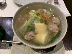 マンゴー ツリー (スリウォン店) 
1日ツアーの暑さにやられて、食欲がなかったので、スープをいただきました。
このスープ、意外とおいしかった！！