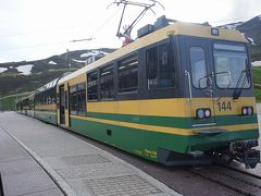 ●グリンデルワルト駅行列車＠クライネシャイデック駅

この列車で、グリンデルワルトに帰ります。
ヴェンゲルンアルプ鉄道。
ちなみに、本日最終便です。
