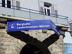 ●ラウターブルンネン駅

8:57。
ラウターブルンネン駅に到着です。
とっても混雑していたので、車窓は撮れず…。