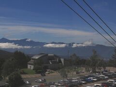 北八ヶ岳ロープウェイ山麓駅を１０：２０に出発。秋らしい雲の姿