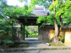 この後、湖東三山館へ行って昼食をとろうと考えていましたが、予想以上に時間を要し、そのまま次の西明寺へ。西明寺まで2km少しあるので、湖東三山館からも愛のりタクシーを利用して移動しました。