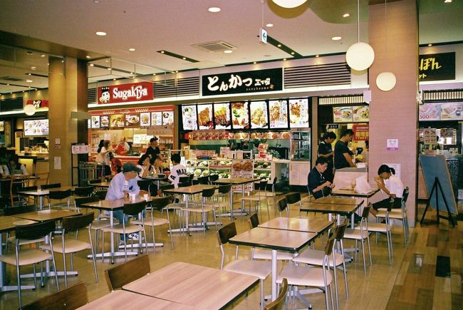 オヤジ殿の視線はこちら…。