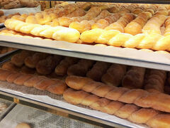 東大邱駅の構内のパン屋？で美味しそうなドーナツを発見！！！