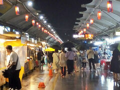 ホテルから歩いて大邱の西門市場・夜市場に行ってきました。