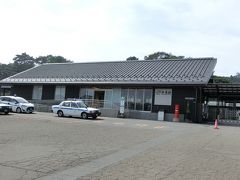 駅スタンプ回収を兼ねて松島駅を訪問。
現在の駅舎は平成22年改築。改築前はキオスクがあったが今は無い。
↓旧駅舎はこちらを参照
http://www.retro-station.jp/02_tohoku/matsushima.html
