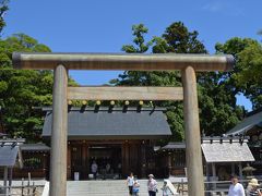 ３時間ほどで天橋立近くの元伊勢籠神社に到着、駐車場をお借りして参拝してから傘松公園に向かいます。