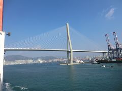 船旅のフィナーレ。
釜山港大橋が近づいてきました。