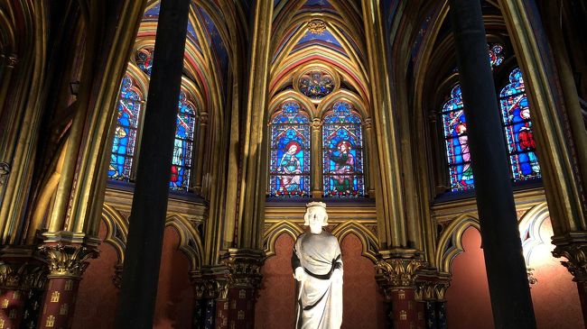 入ってみて、あれ？ 思ってたのと全然違う…<br />これは一階でした。二階があるのね…