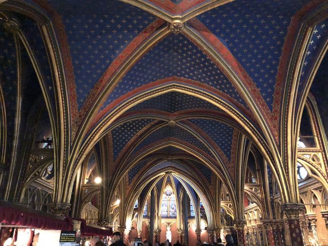 色合いは美しいけれど、キラキラ感とゴシックの上に伸びる感じが足りない気がします。