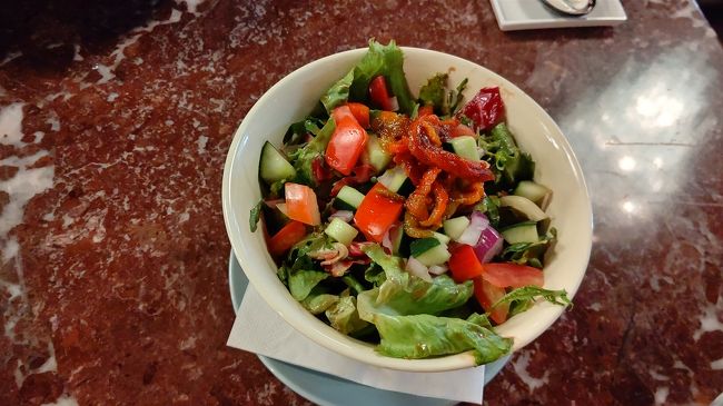 こちらのサラダも体に優しくて美味しいです。