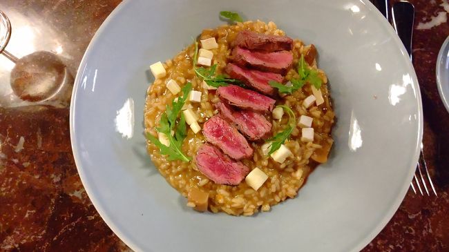 〆はポルチーニ茸のリゾットです。お腹一杯で半分ほど残してしまいました。もったいなかった！