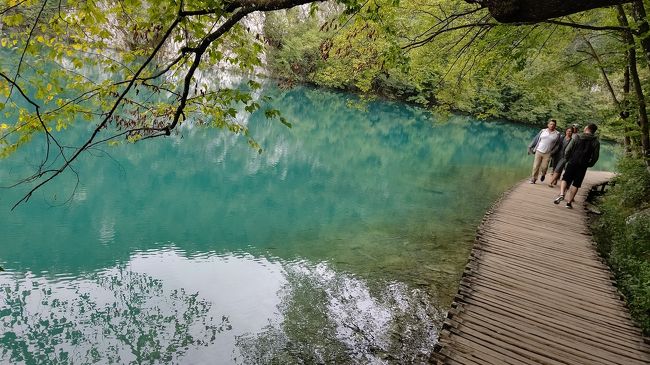 どこまでいってもきれいな水で、心が洗われるようです。