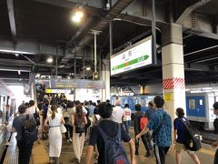 山形駅に戻って来ました。
特に電車を乗り換えて観光地を巡る予定も無いのでひとまず外に出ますか。