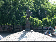 ホセ・デ・リバス像