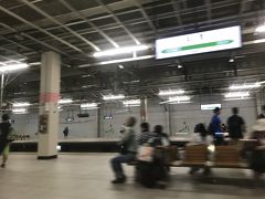 仙台で山側のＥ席に移動してきました。
仙台から満席となって東京へ向かいます。