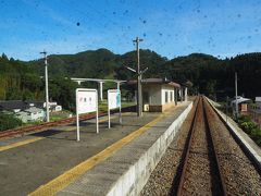 唐丹駅（とうに）
●愛称：鮭のふるさと

駅前の駐車場スペースは広く、自動車のパーキングエリア的にもなっています。唐丹駅から平田駅の間には石塚トンネル4,670メートルがあり、トンネルを抜けると平田駅です。

◎駅情報：無人駅
＊駅前に小さな商店があります。