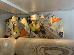 ハワイ到着ー！！
何度目かのハワイなこともあり、ダニエル・K・イノウエ国際空港の写真失念。。
事前にベルトラ経由で予約をしていたHISの送迎シャトルバスに乗りホテルへ。

一番最初に下ろしてもらい、いざ今回お世話になる
モダンホノルル へ。
どうやらすぐにチェックインでき、疲れた身には有難い。