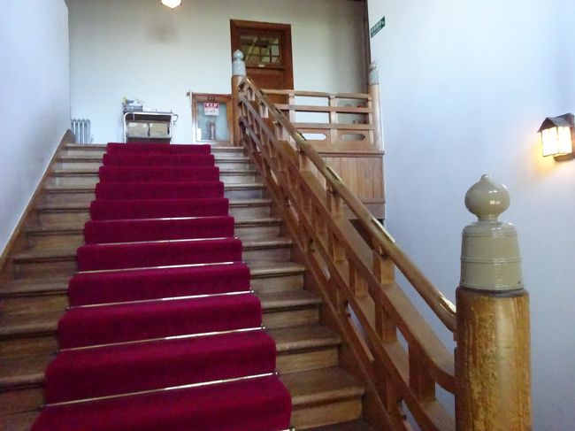 階段もこの通り。