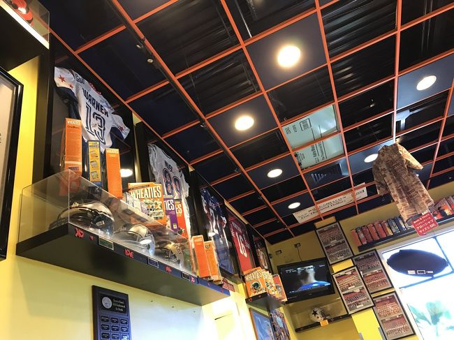 その後食べてみたかったブーツアンドキモズへ。