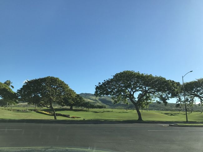 レンタカーでカイルアに行くことにしました。