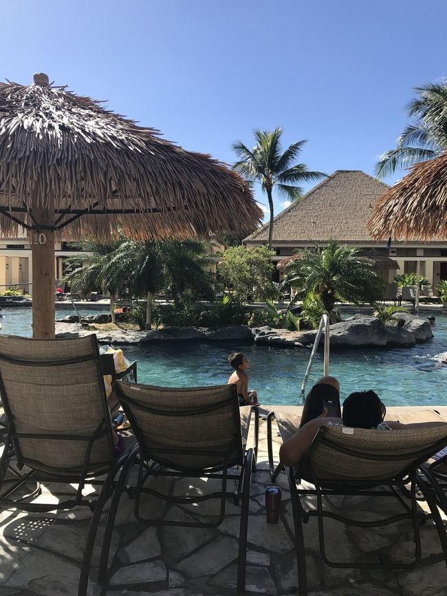 この日はホテルのプールでのんびり過ごしました。