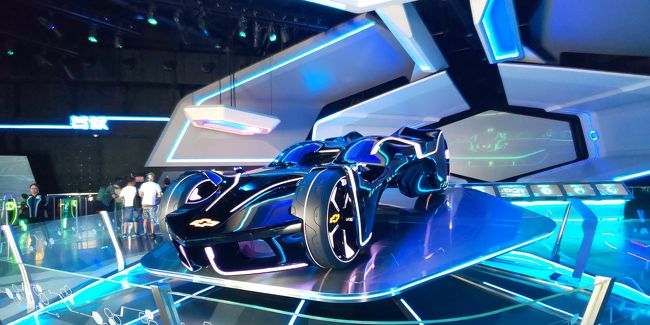 TDRでいえばスペースマウンテン。<br />実は私、子供の頃から乗り物に弱い。<br />でもスペースマウンテンは大丈夫で大好きだがUSJのウィザーディングハリーポッターで具合が悪くなったひと。<br />スピードが怖いというよりは気持ち悪くなる不安で怖かった。<br />降りてすぐ酔い止めの薬を飲む。<br />夕方、娘がもう一度乗りに行ったが私はパスした。