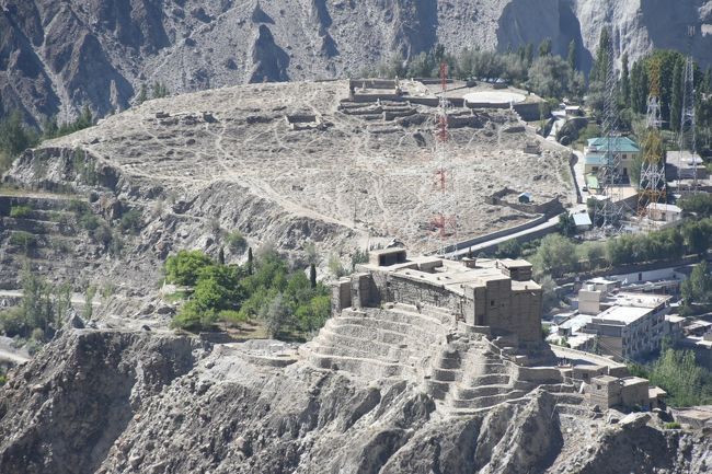 NO37 (8/12 9:30)<br />※手前に見えるのは「バルチット城」です。