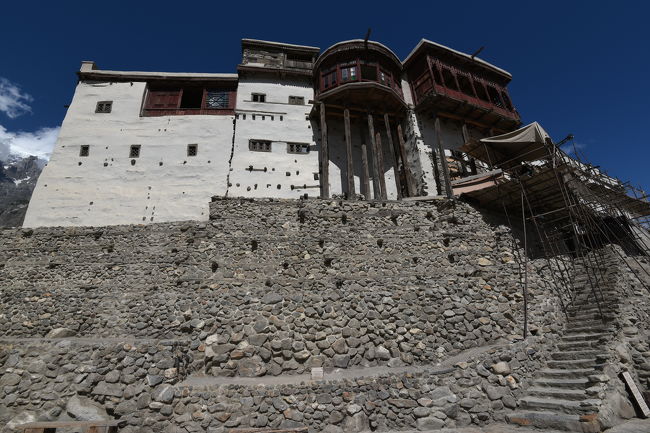 NO53<br />※お城は石垣の上に建てられている。