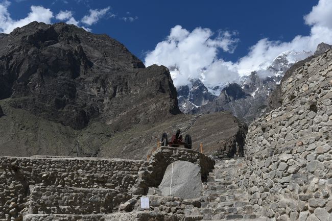 NO54<br />※大砲がフンザの街に向けて置かれていた。