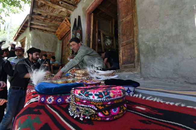 NO59　 (8/12 13:07)<br />※地元の工芸品等を多数売っていた。