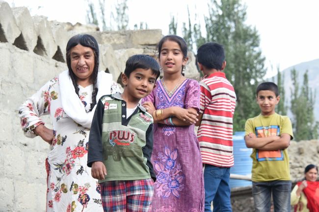 NO67　(8/12)<br />※歩いていると近所の人たちが寄って来た。皆んな良い人たちだったぁ～