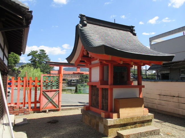 正面に回って猿沢の池とともに眺めます。<br /><br />まだまだ暑いけど秋の気配がする奈良散策でした