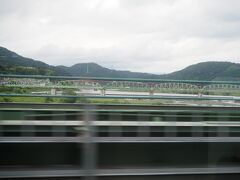 富士川に掛かる東海道本線の鉄橋。