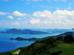 千畳敷

当初、海辺の平らな岩場を想像していたのですが、山上の高原でしたー（千畳敷高原とも言う。）
日本海側を一望できる爽やかな場所でお薦めですよー。

マップコード  327 881 215*54
（カーナビ表示が出なかったのでマップコードを入力してアクセスしました）