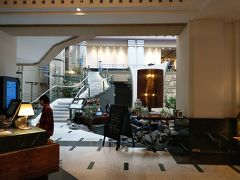 ラディソンブルロイヤルにチェックイン、中央駅、グランプラス近くの便利な場所にあります。