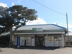 大貫駅は千葉県富津市の代表駅。
しかし市役所の近くというだけで、小さな駅で、駅前も閑散としていました。