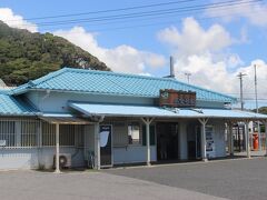 次は浜金谷駅で下車します。