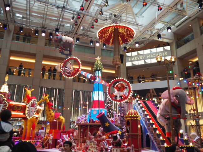 こちらはサーカスっぽい感じ